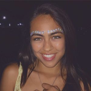 Meet your Posher, Nikoll